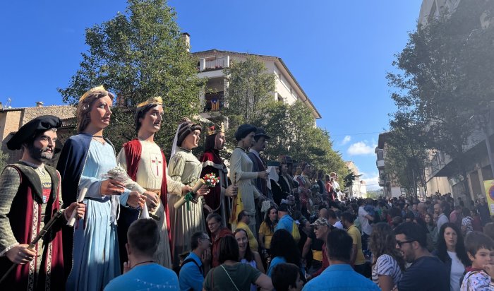 FOTOS. Nombrosa i participativa Trobada de Gegants a Taradell