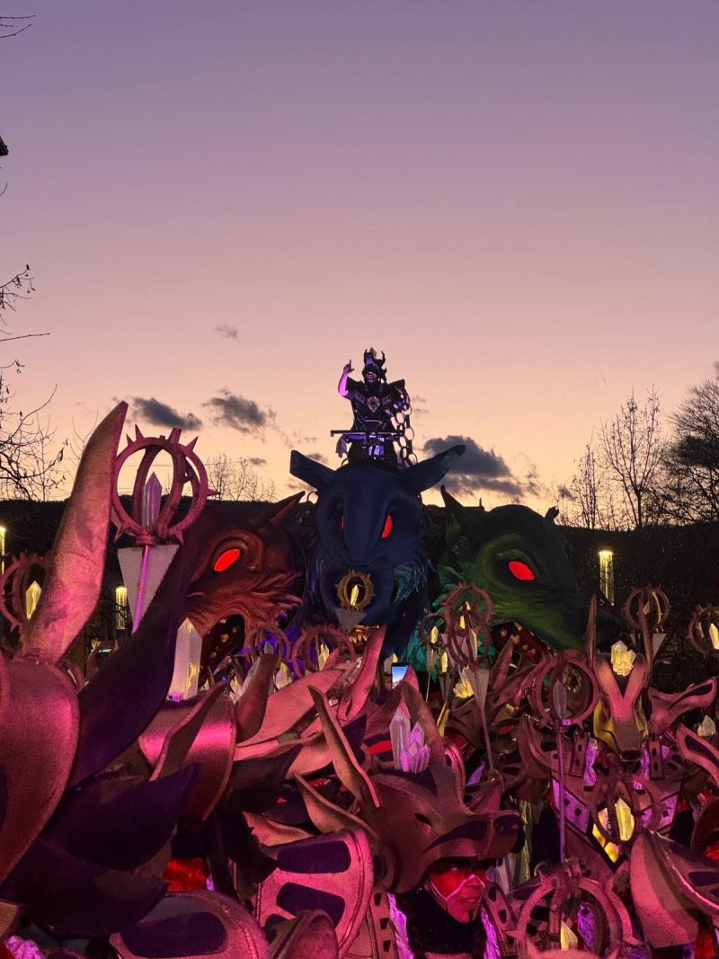 Troneres Torelló 3 Troneres Torelló 3