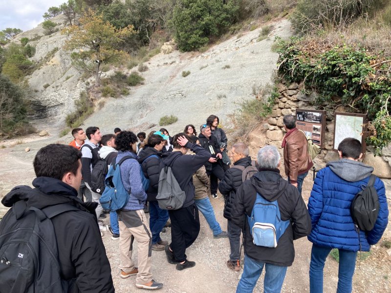 Visita d\'alumnes i professors de la UAB al Molí dels Sorts