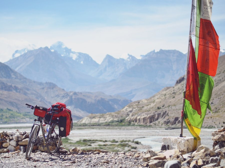 Creuant l'Himalàia en bicicleta
