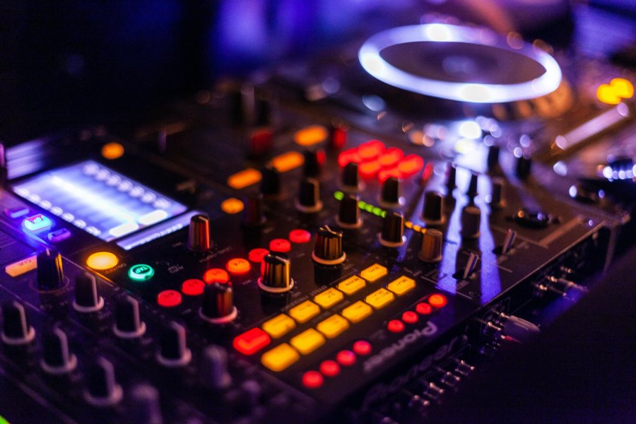 DJ DJ