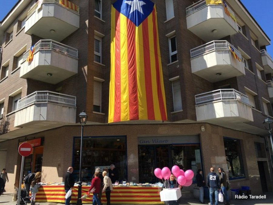 Sant-Jordi-2016-41.jpg Sant-Jordi-2016-41.jpg
