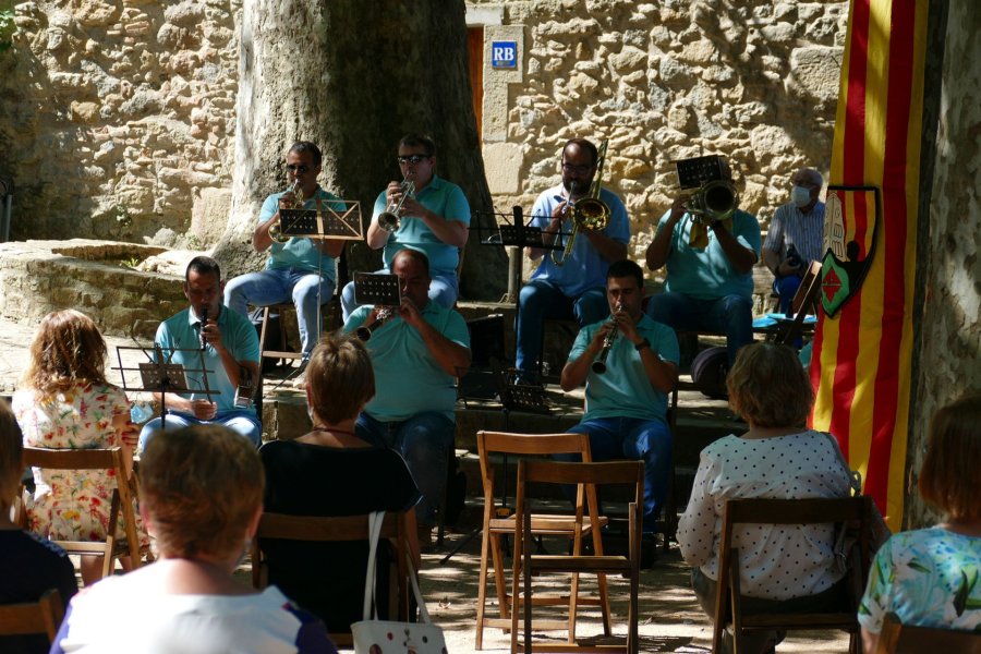 Sardanes vermut i inauguració nou broc de la Font Gran (9)